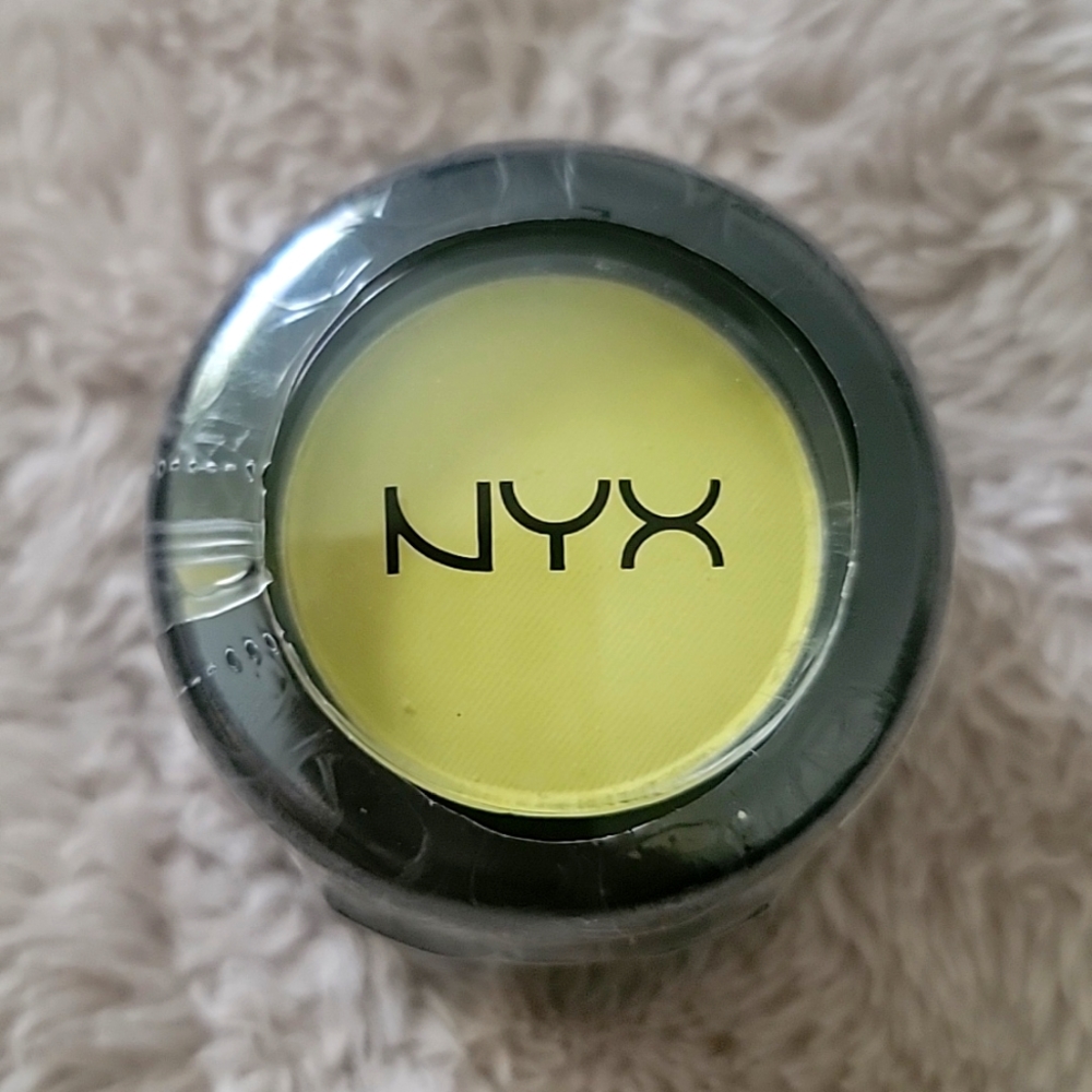 NYX PSYCHEDELIC SHADOW